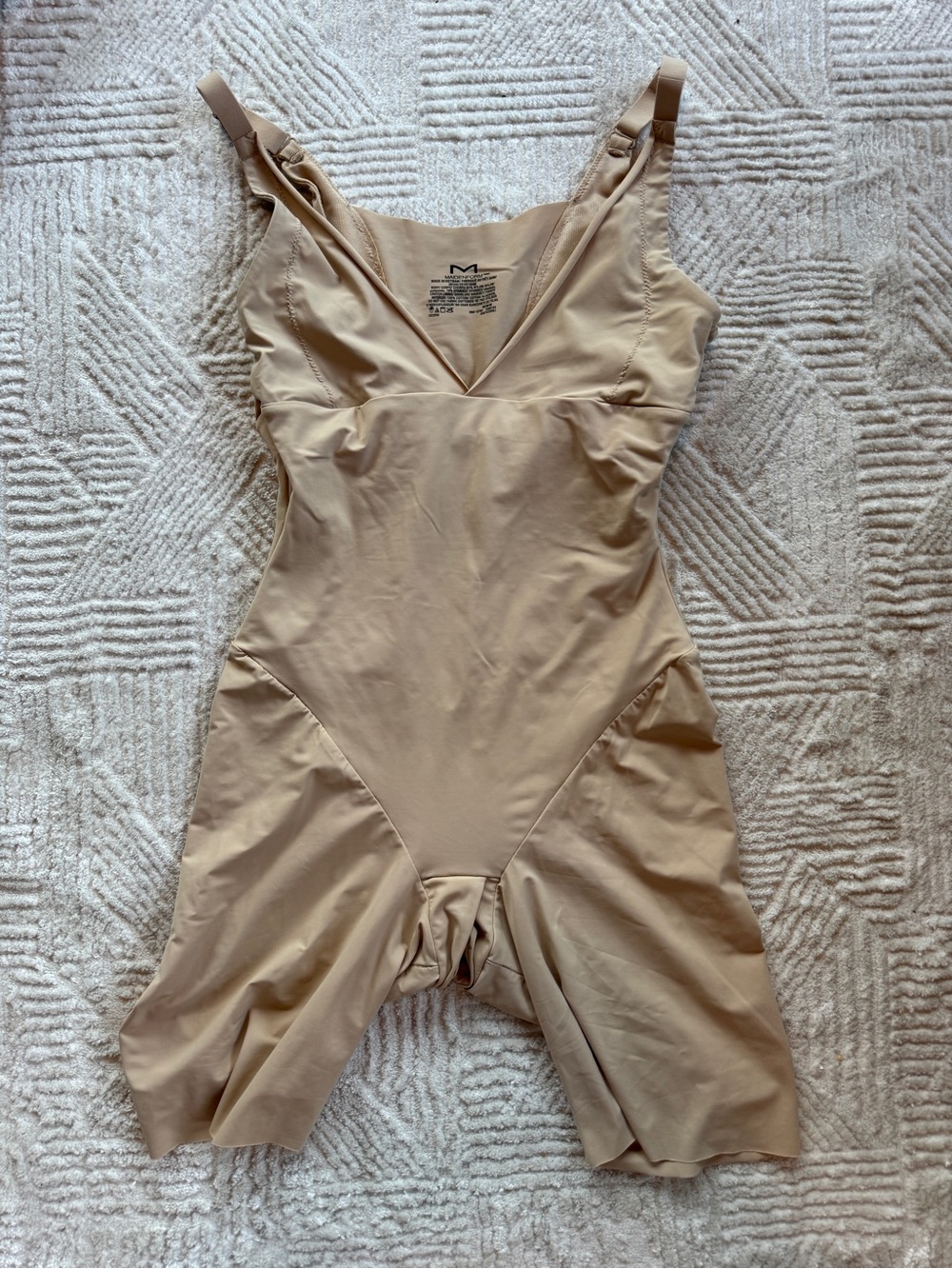 Maidenform Nude Beige Shapewear Bodysuit Shorts Open Crotch Medium Firm Control